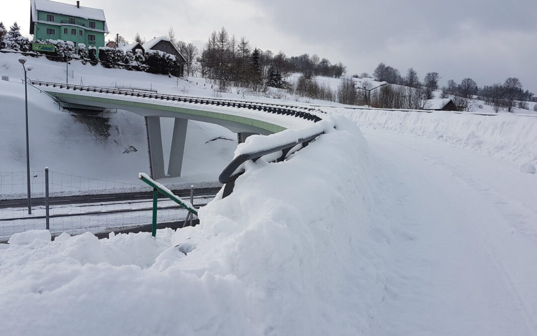 IMPRESJA  JUSTYNY. Beskid Żywiecki. Laliki i Zwardoń w zimowej szacie.